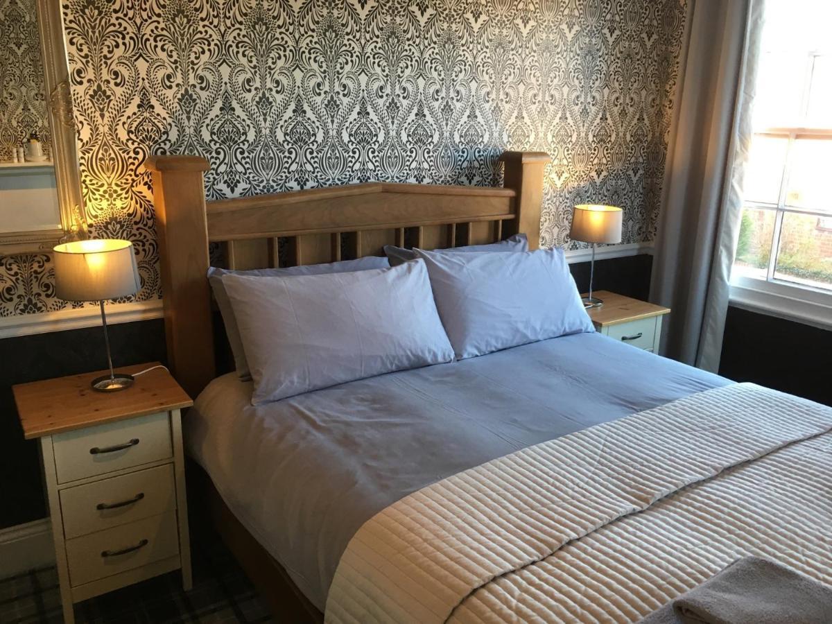 The White Hart Pub And Rooms Cranleigh Zewnętrze zdjęcie