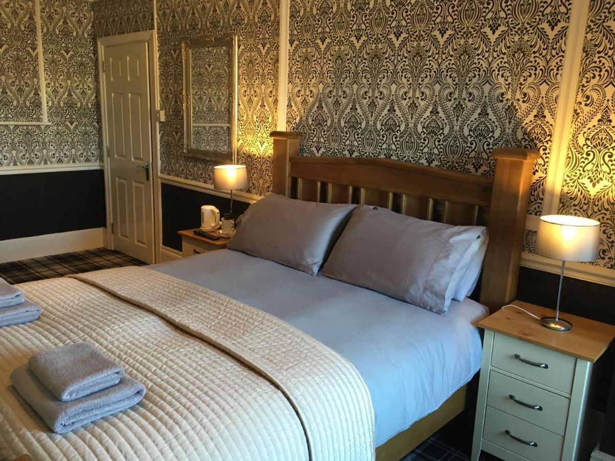 The White Hart Pub And Rooms Cranleigh Zewnętrze zdjęcie