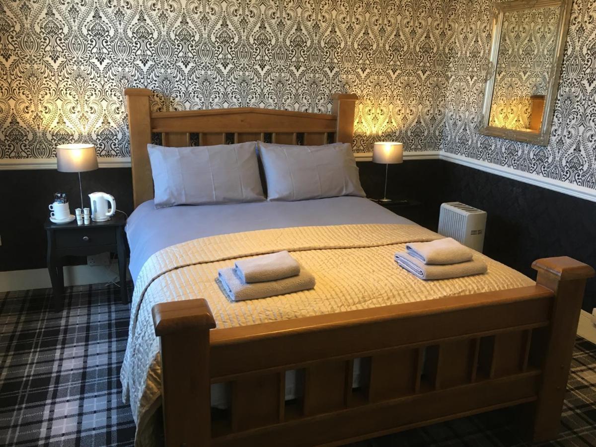The White Hart Pub And Rooms Cranleigh Zewnętrze zdjęcie