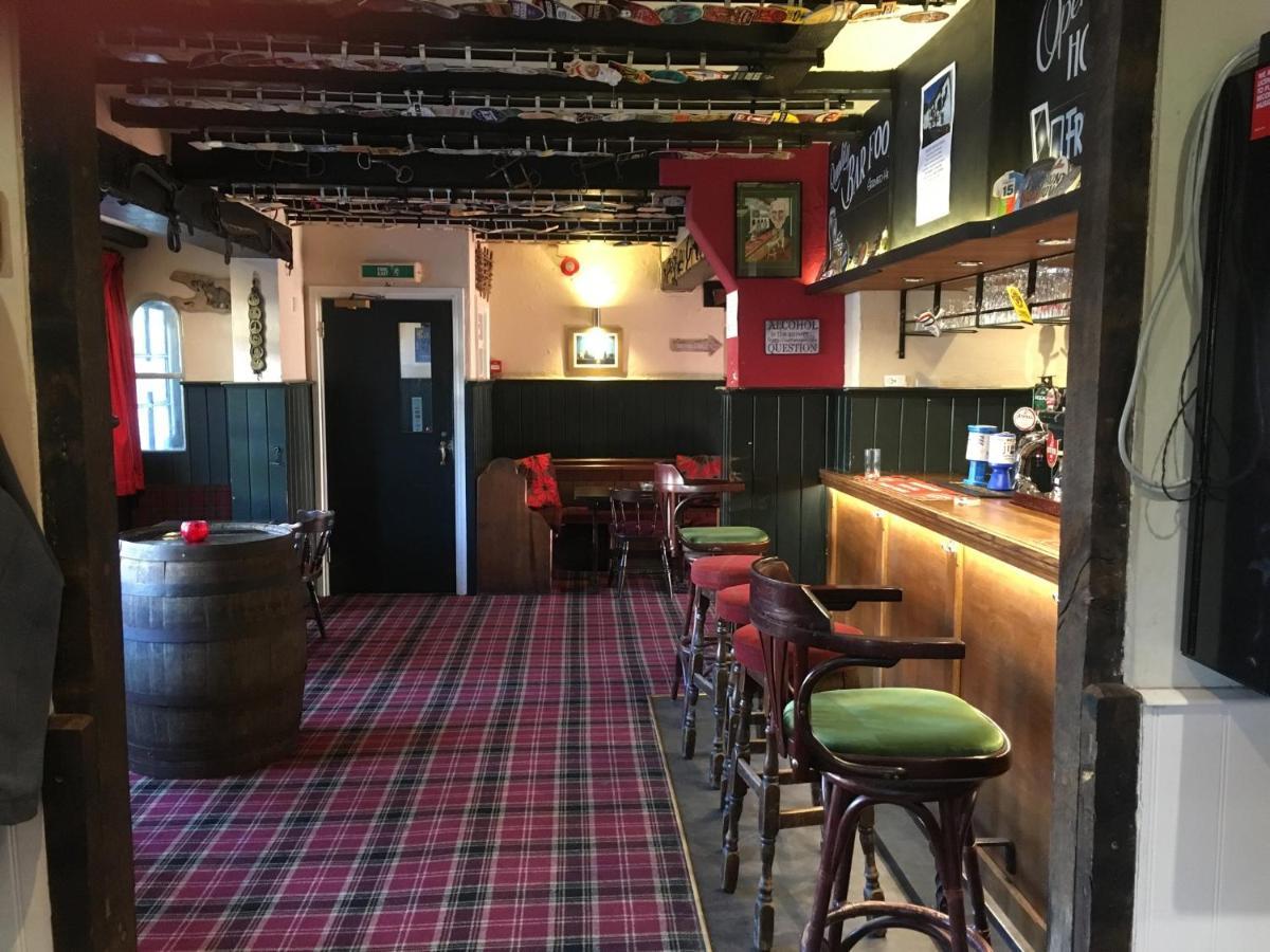 The White Hart Pub And Rooms Cranleigh Zewnętrze zdjęcie