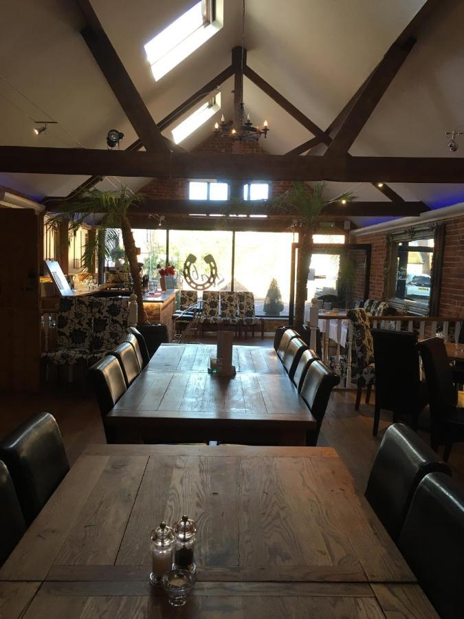 The White Hart Pub And Rooms Cranleigh Zewnętrze zdjęcie