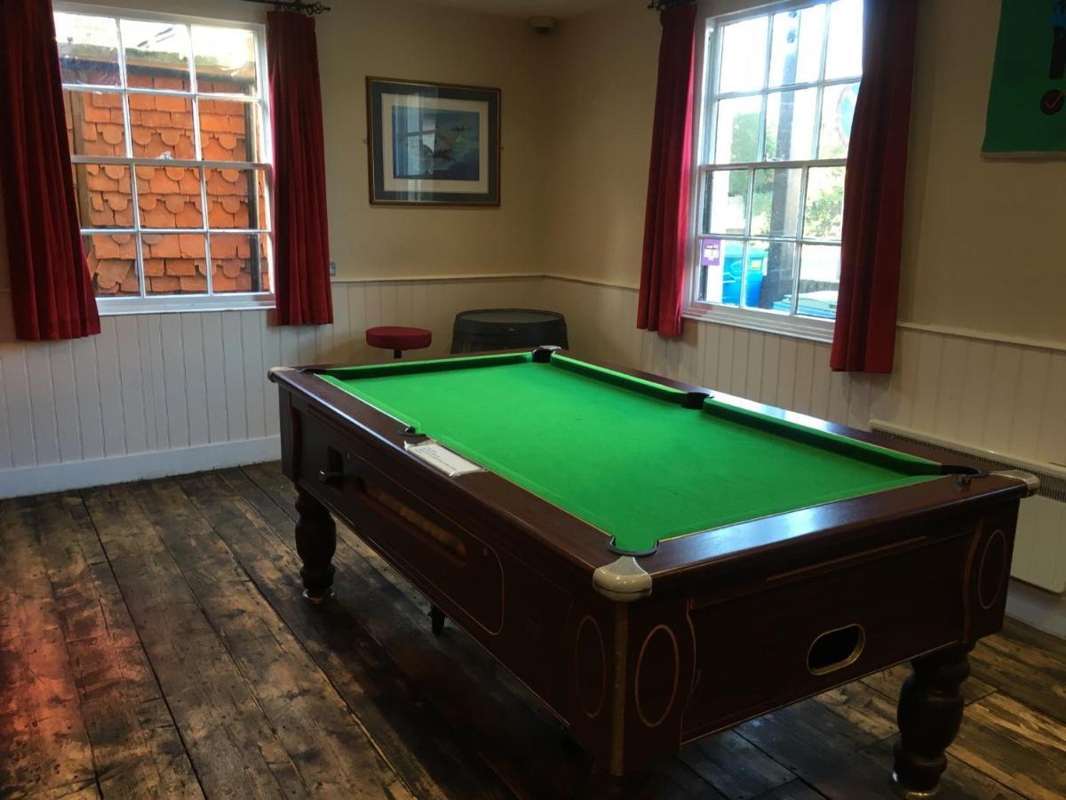 The White Hart Pub And Rooms Cranleigh Zewnętrze zdjęcie