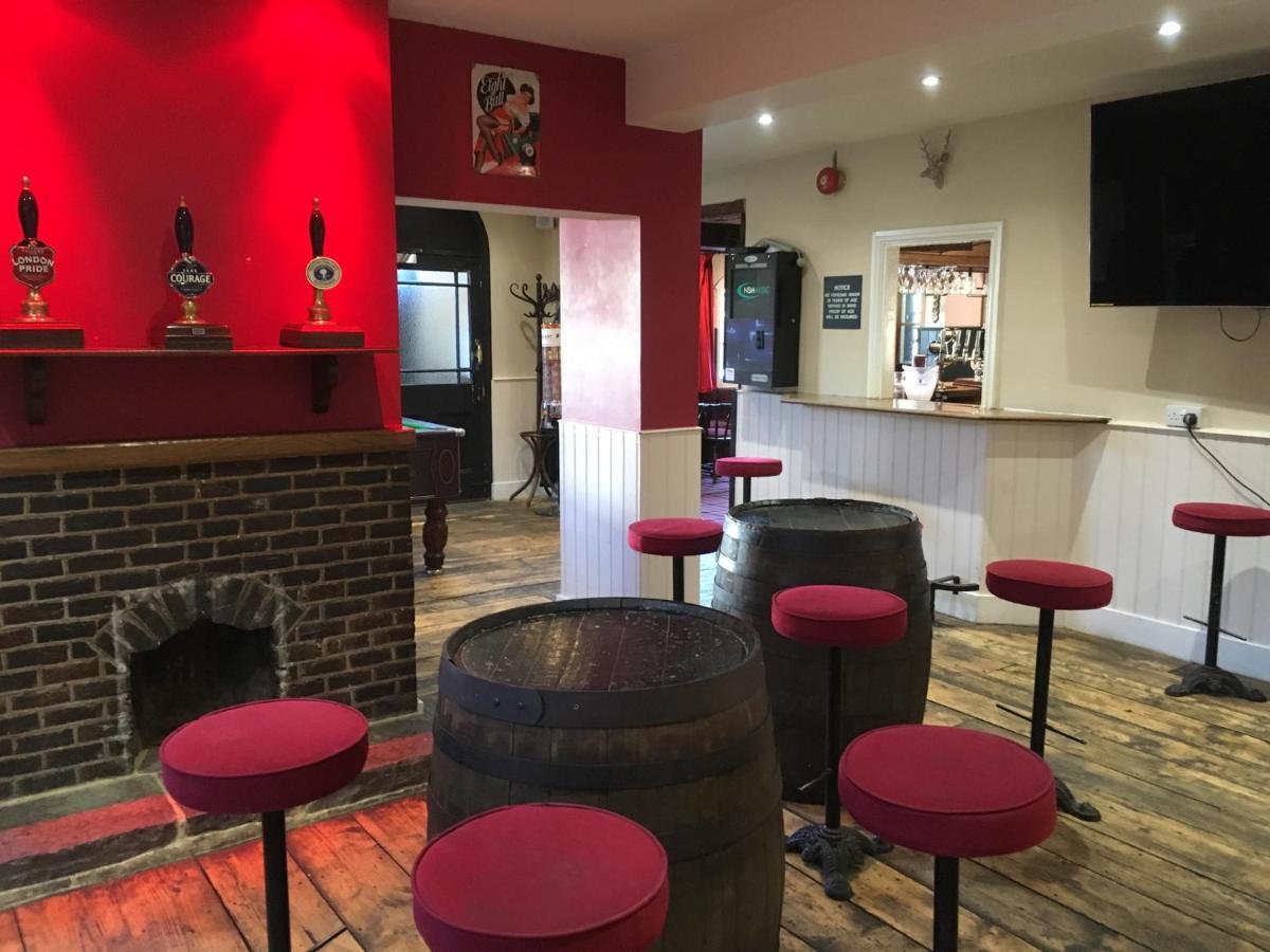 The White Hart Pub And Rooms Cranleigh Zewnętrze zdjęcie