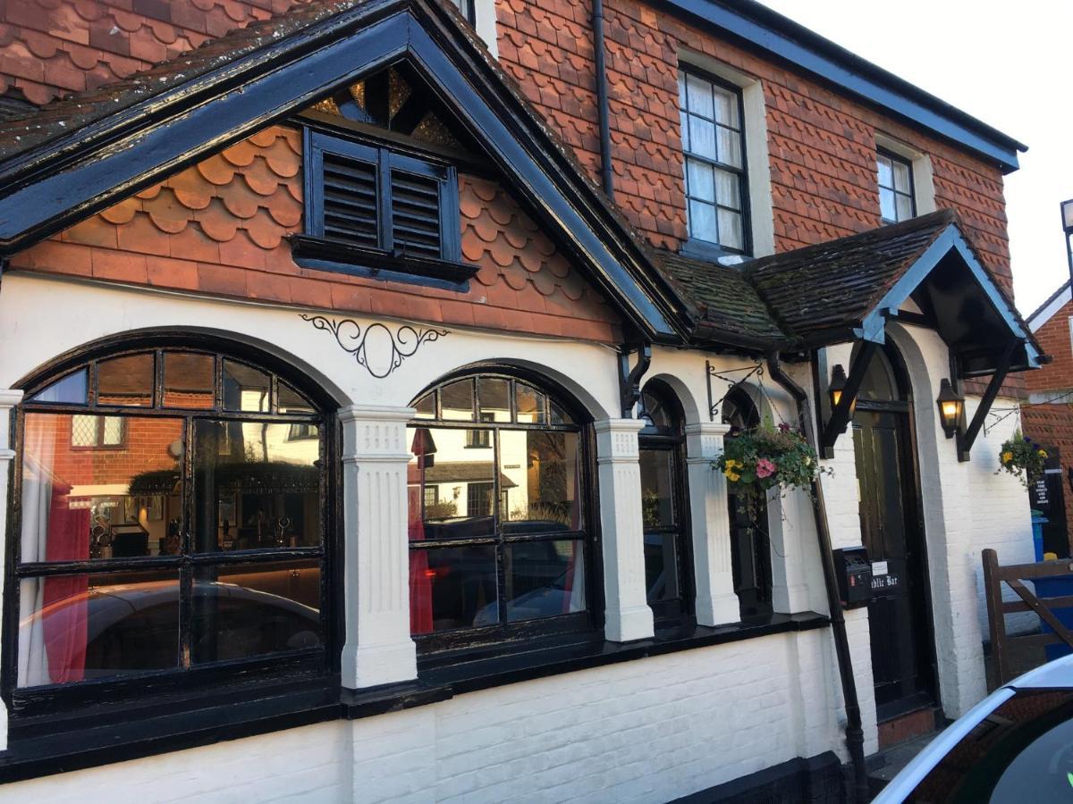 The White Hart Pub And Rooms Cranleigh Zewnętrze zdjęcie