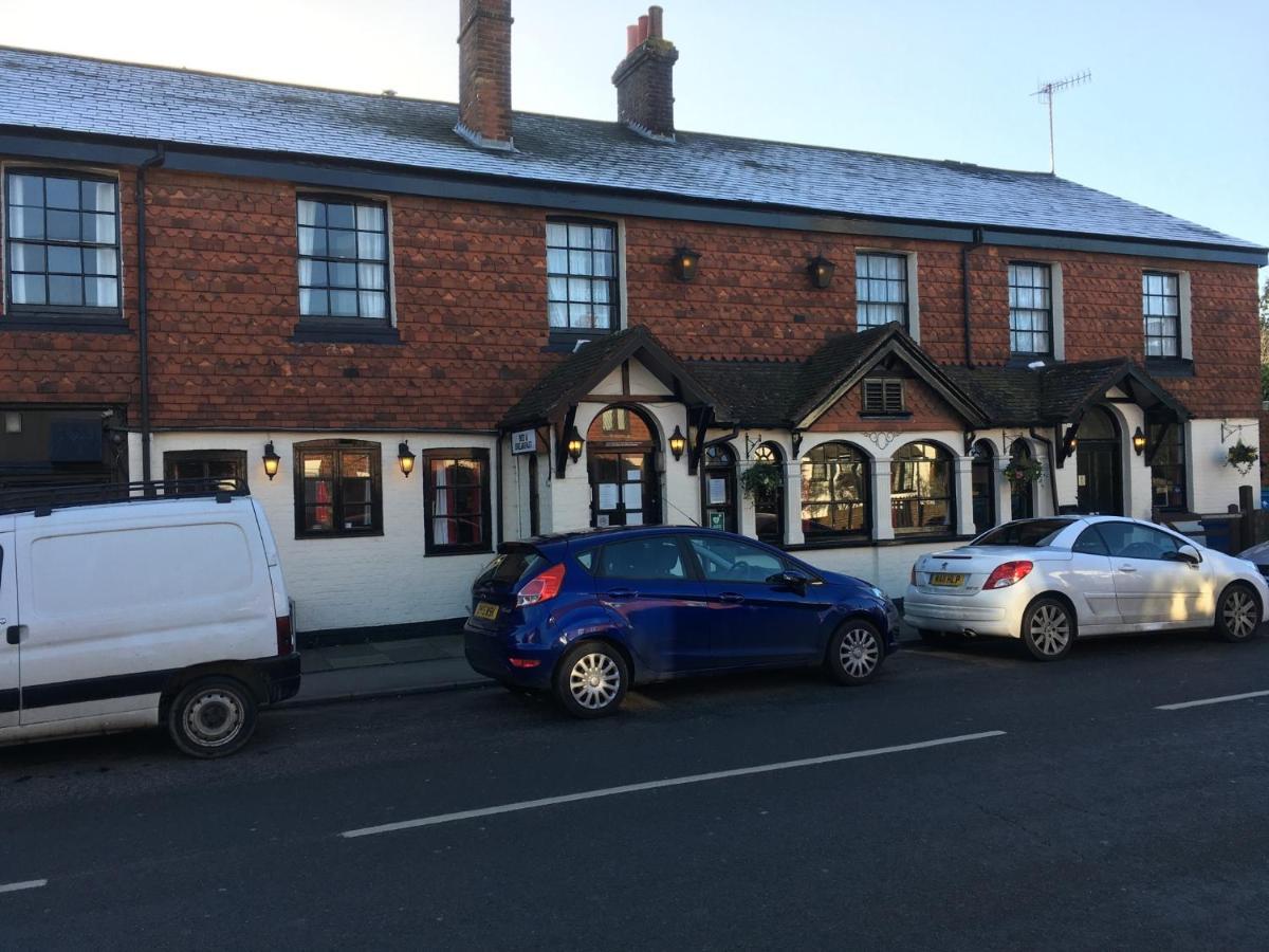 The White Hart Pub And Rooms Cranleigh Zewnętrze zdjęcie