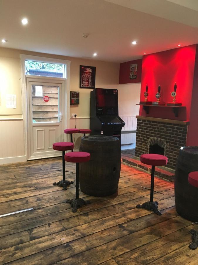 The White Hart Pub And Rooms Cranleigh Zewnętrze zdjęcie