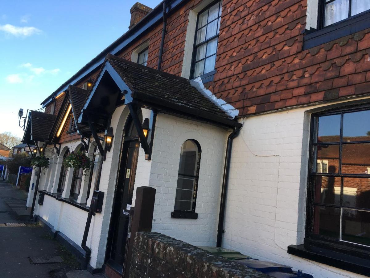 The White Hart Pub And Rooms Cranleigh Zewnętrze zdjęcie